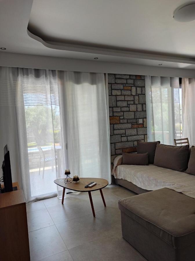 Iris Villas Complex Frinion ภายนอก รูปภาพ