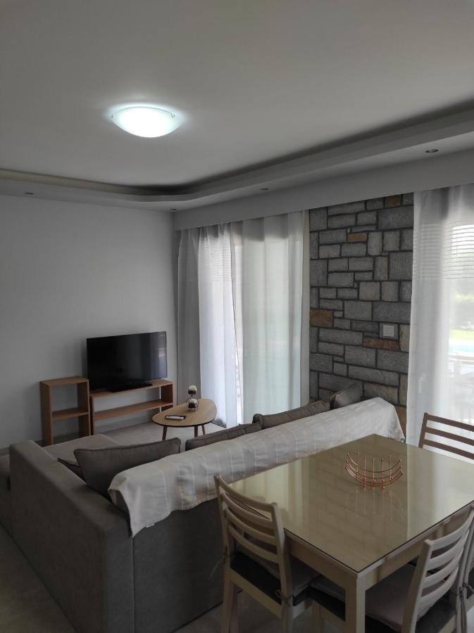 Iris Villas Complex Frinion ภายนอก รูปภาพ