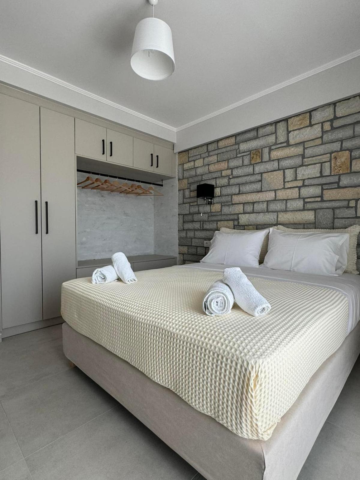 Iris Villas Complex Frinion ภายนอก รูปภาพ