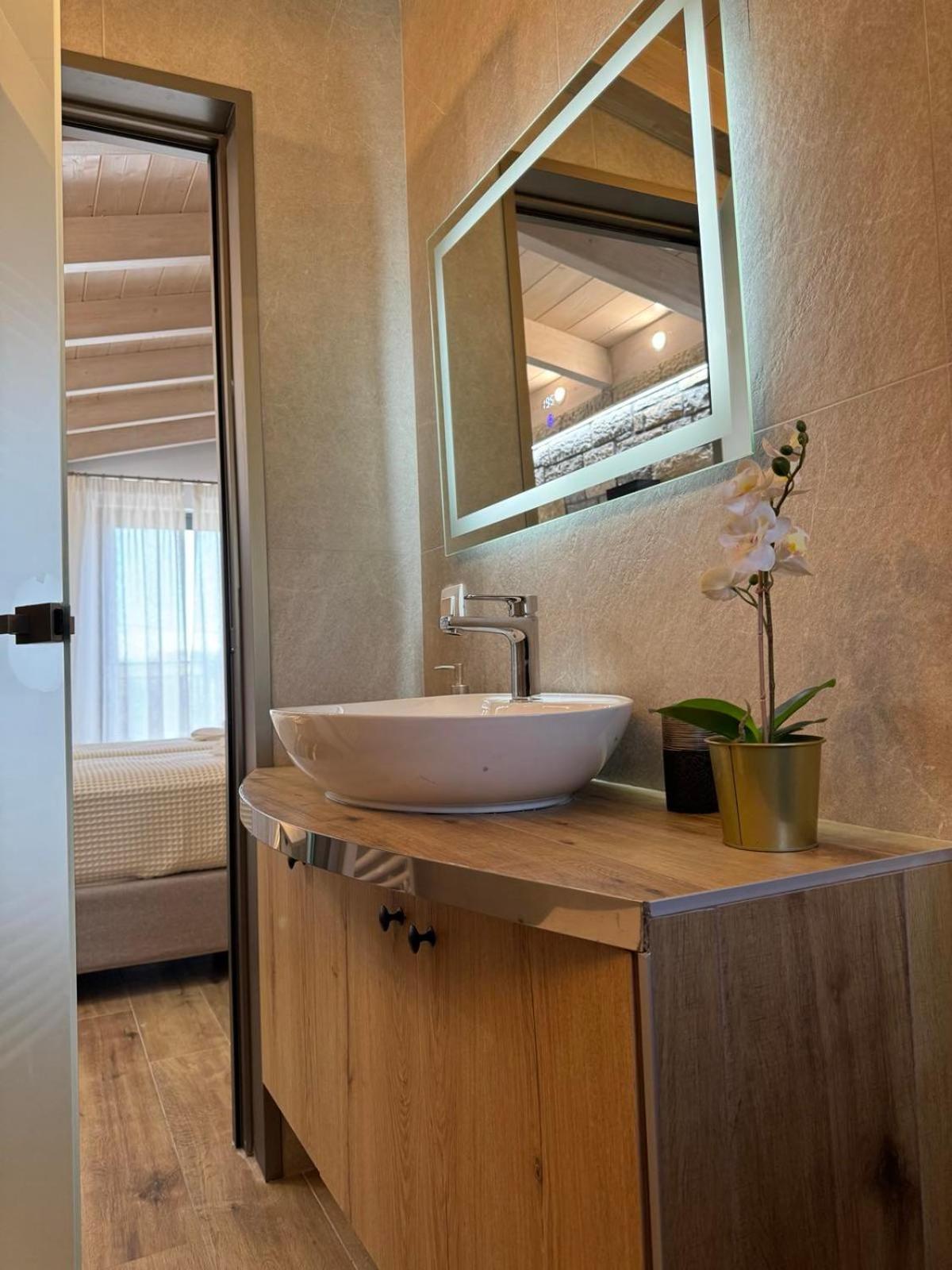 Iris Villas Complex Frinion ภายนอก รูปภาพ