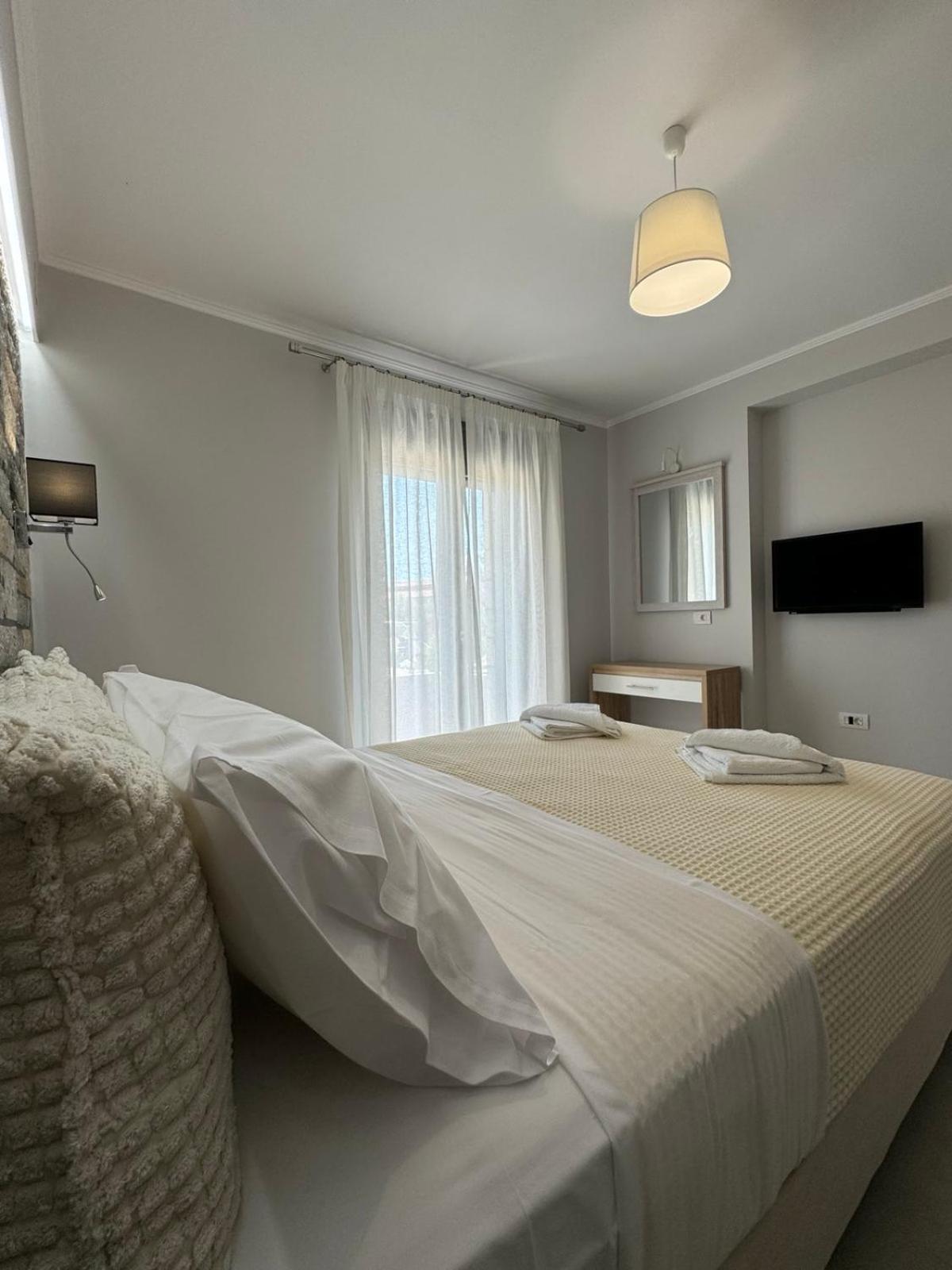 Iris Villas Complex Frinion ภายนอก รูปภาพ