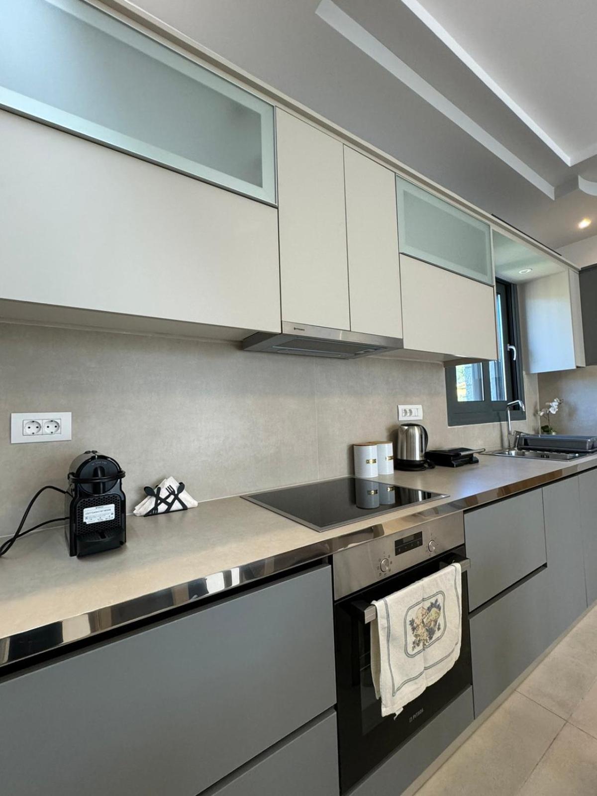 Iris Villas Complex Frinion ภายนอก รูปภาพ