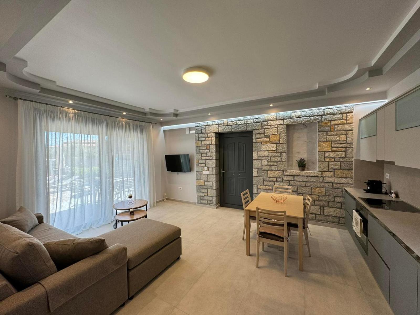 Iris Villas Complex Frinion ภายนอก รูปภาพ