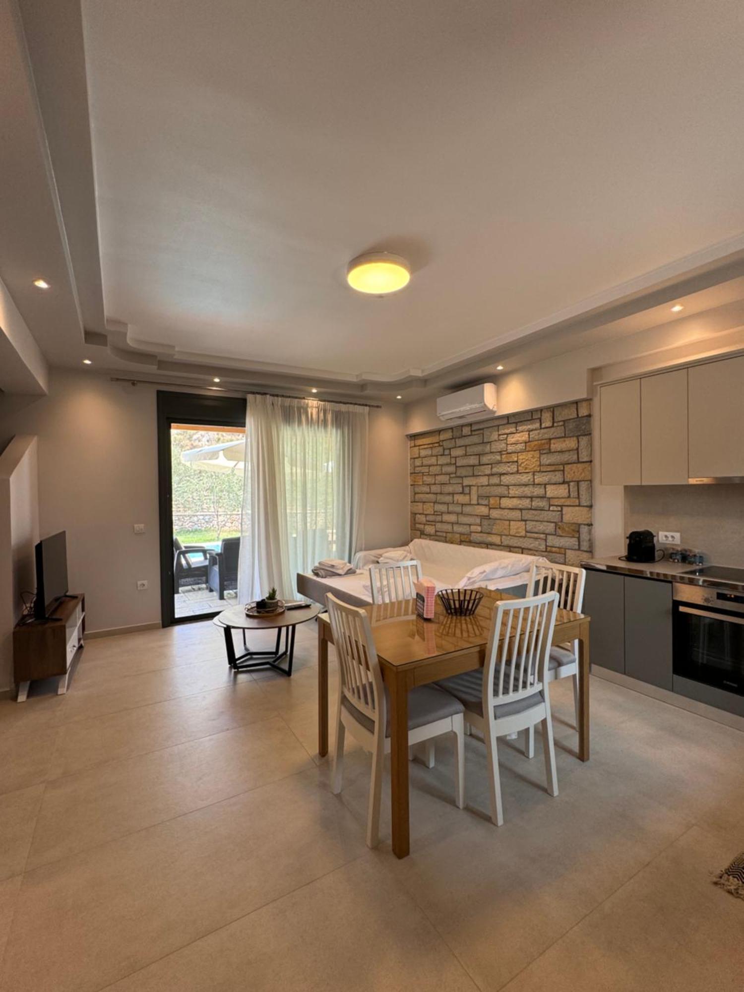 Iris Villas Complex Frinion ภายนอก รูปภาพ