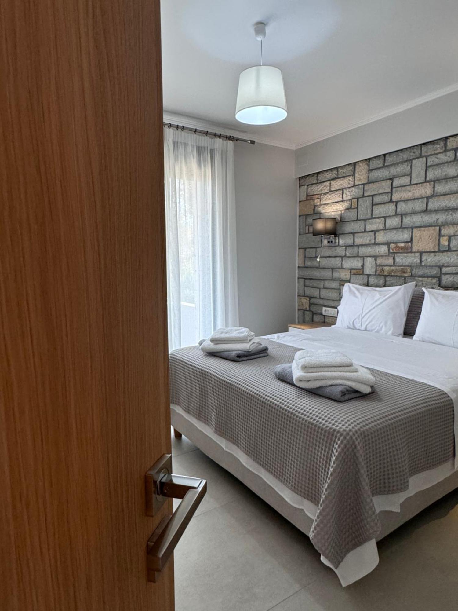 Iris Villas Complex Frinion ภายนอก รูปภาพ